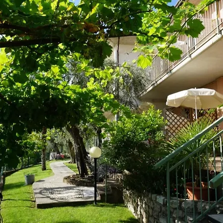 Da Costanza Montagna Piano Terra 2 Daire Malcesine